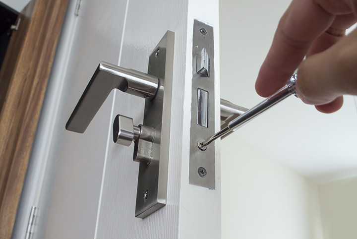 Our local locksmiths are able to repair and install door locks for properties in Oxford and the local area.